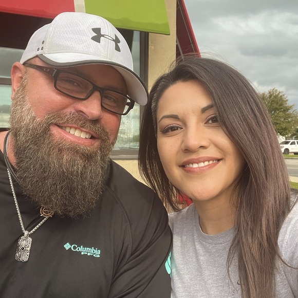 Meet your Posher, Ashley - Picture 1 of 4